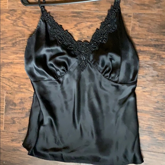 Assortment of clothes - Picture 11 of 16